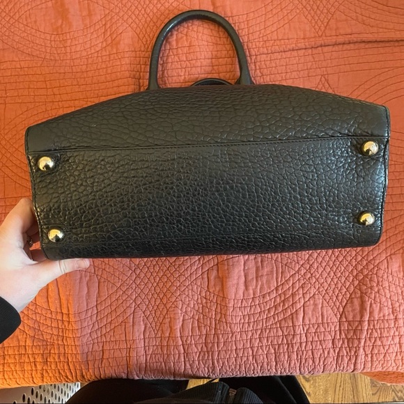 Burberry Clifton Convertible Tote Heritage Grained Leather Medium - Picture 13 of 15